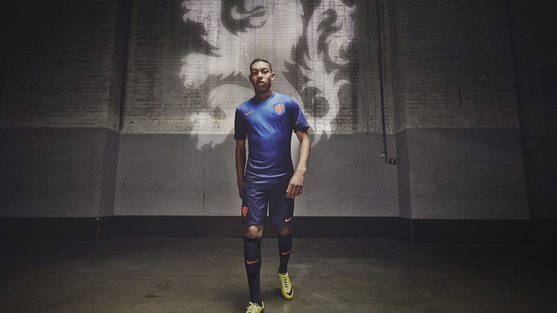 朗斯高位逼抢打乱对方节奏,朗斯球队实力怎么样